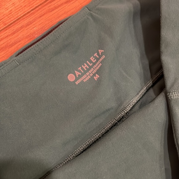 Athleta salutation stash crop jungle green size medium - Picture 2 of 2